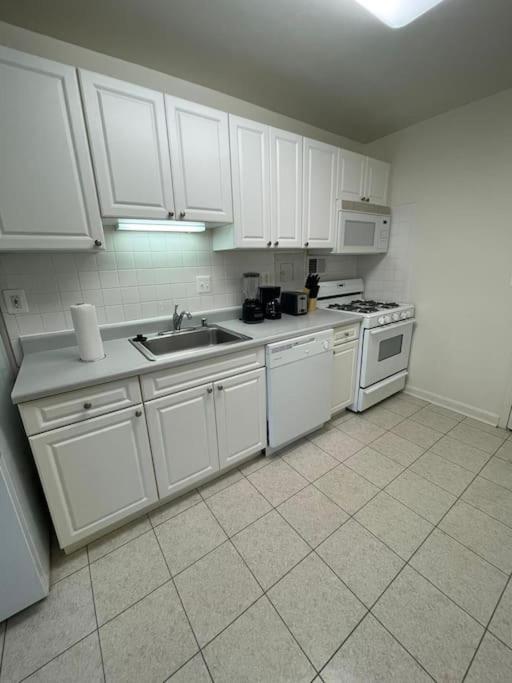 Charming Apartment At Crystal City With Amazing Amenities Arlington Exterior foto