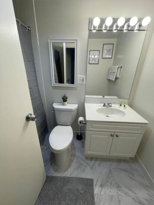 Charming Apartment At Crystal City With Amazing Amenities Arlington Exterior foto