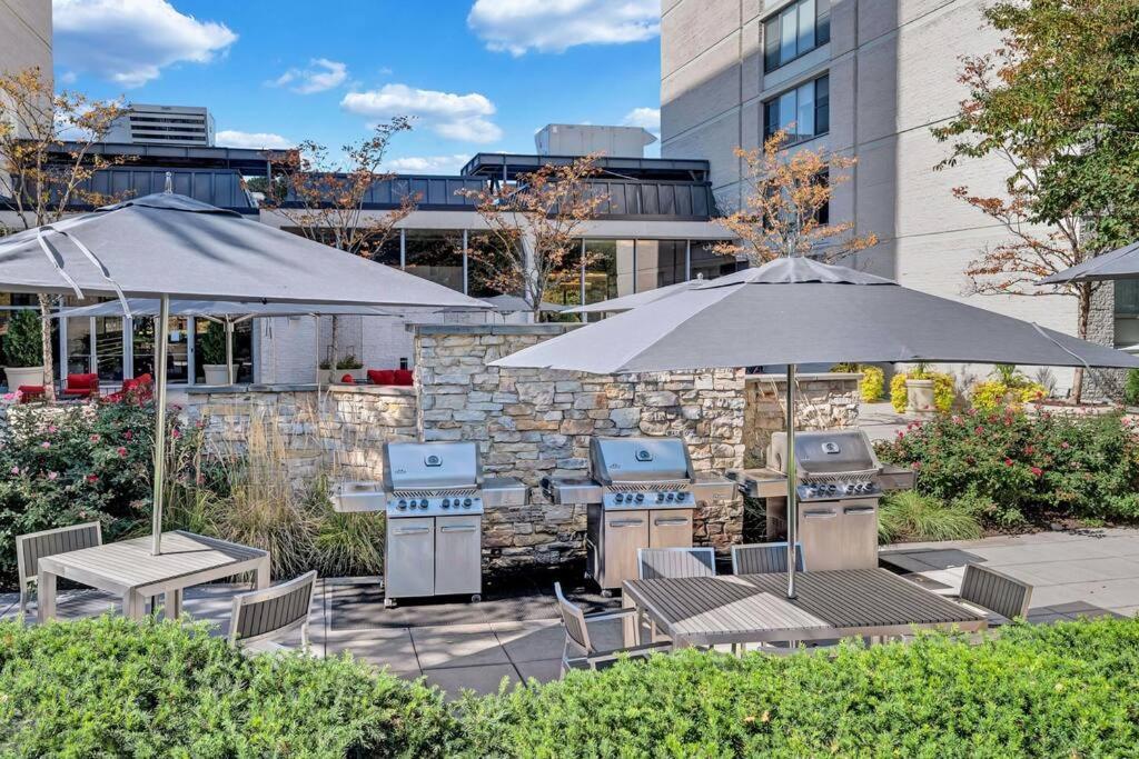 Charming Apartment At Crystal City With Amazing Amenities Arlington Exterior foto