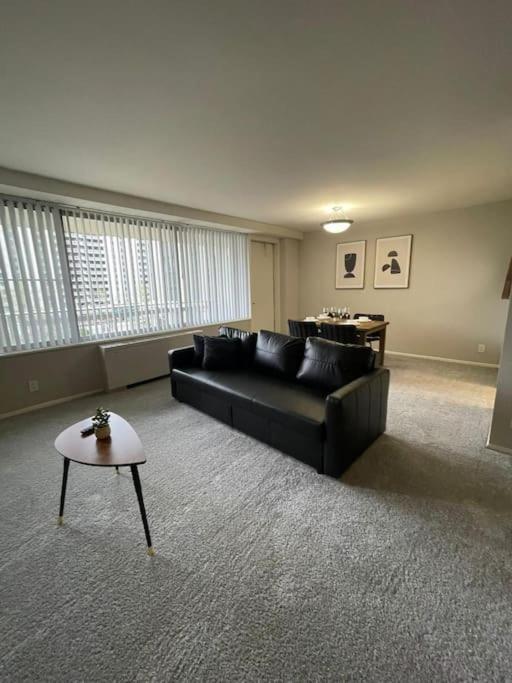 Charming Apartment At Crystal City With Amazing Amenities Arlington Exterior foto