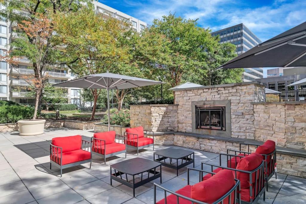 Charming Apartment At Crystal City With Amazing Amenities Arlington Exterior foto